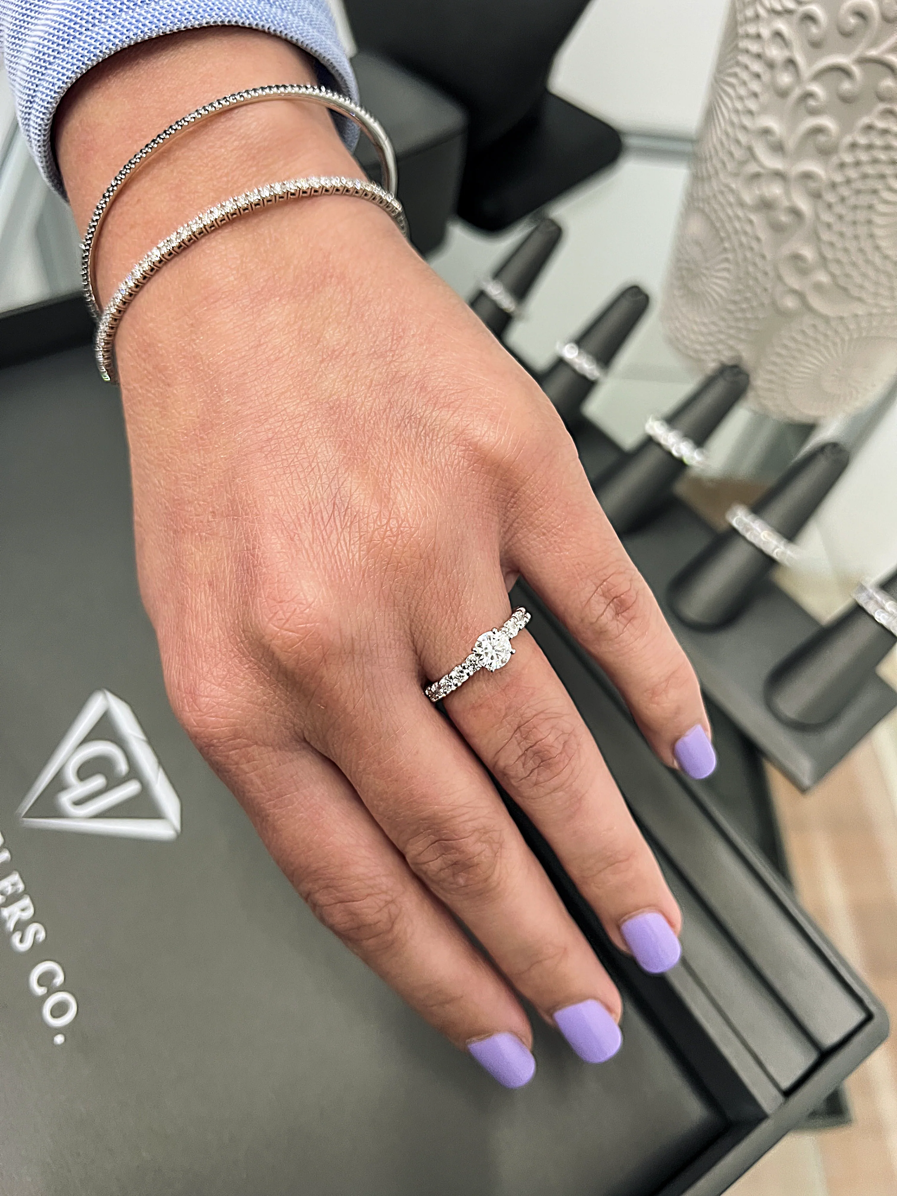 Thumb 4